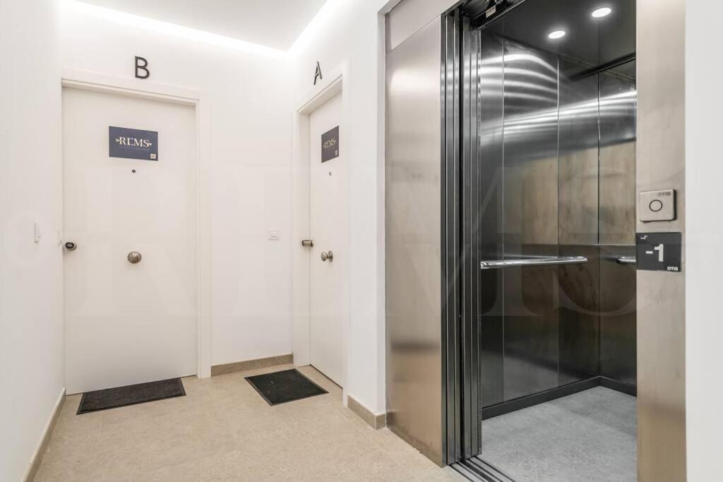 Appartement And Cozy In The Center By Rems