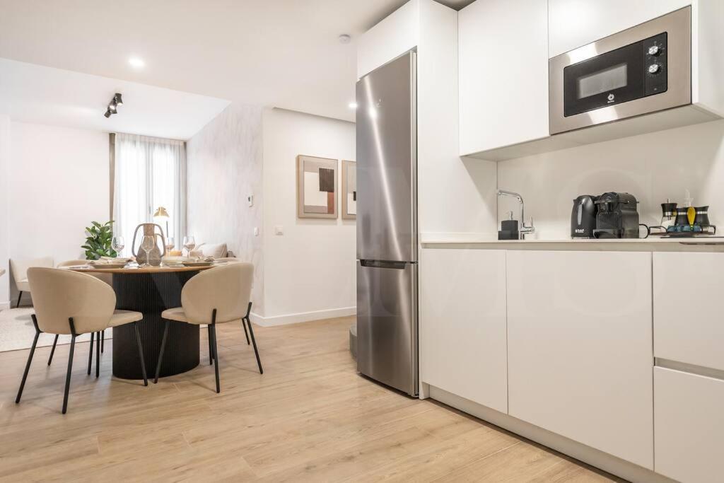 Appartement And Cozy In The Center By Rems
